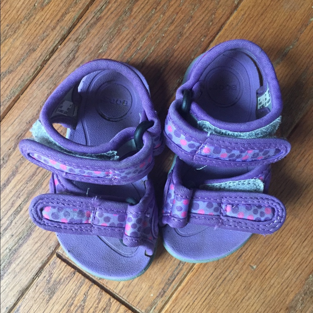 Toddler girls size 4 bog sandals